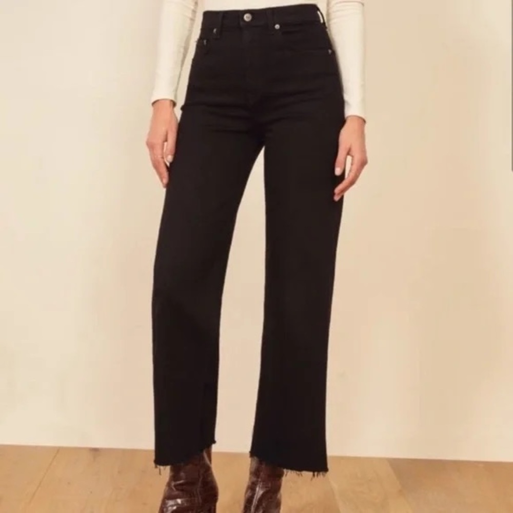 • REFORMATION BLACK FLARED JEANS •